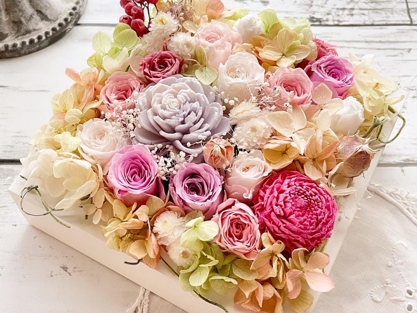母の日プレゼント　薔薇の壁掛けプリザーブドフラワー